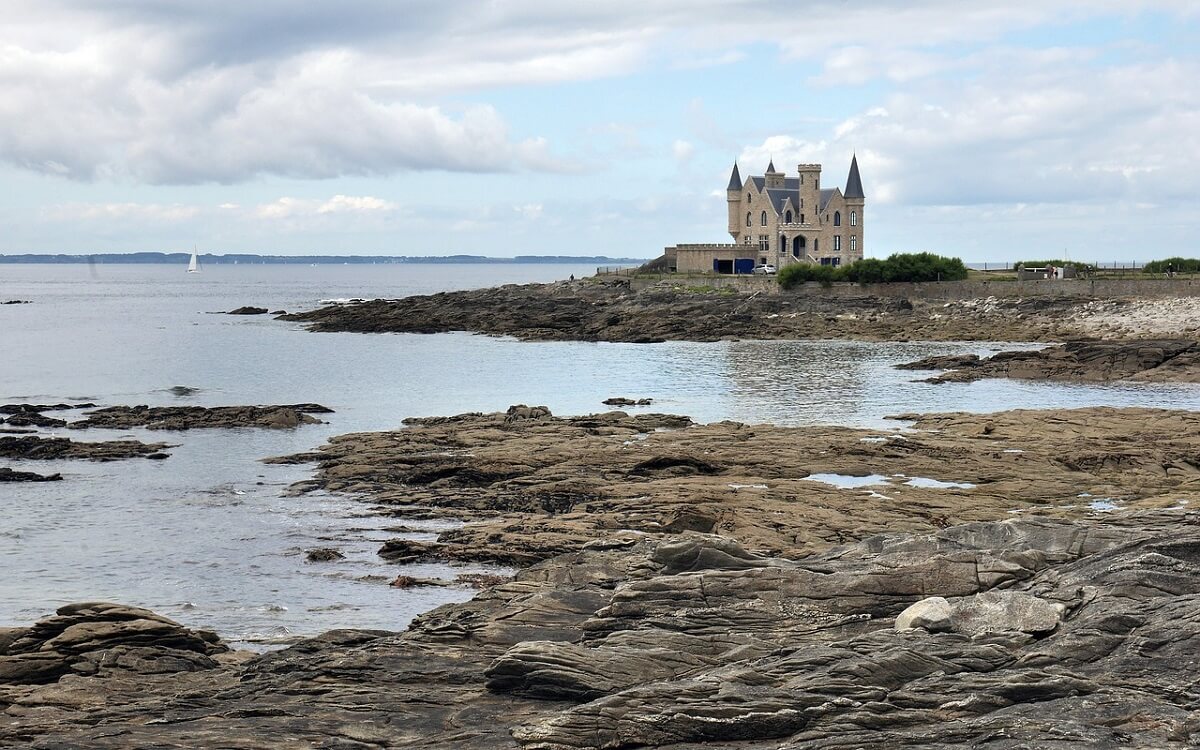 chateau-5942095_1280 (1)