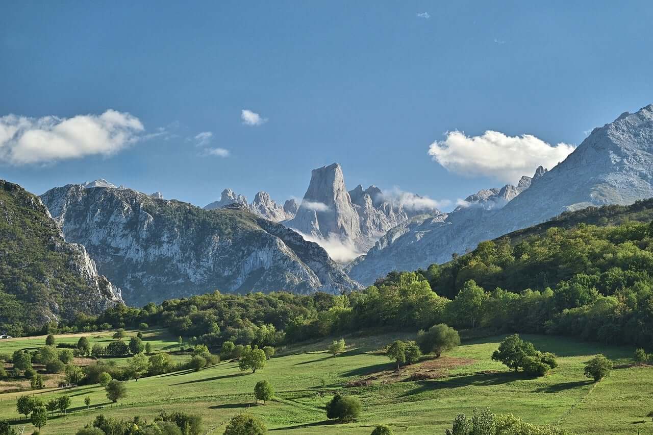 peterg63-naranjo-de-bulnes-9892840_1280 - Picos de Europa - Pixabay tiny